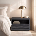 Manhattan Comfort - Table de nuit contemporaine Navis 32" à 1 tiroir - Gris charbon-Un grand tiroir et une étagère ouverte offrent un rangement pratique pour les essentiels de chevet