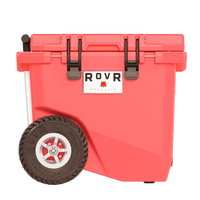 RovR - RollR 45 Glacière rigide à roulettes pintes avec poignée télescopique - Corail-Les pneus gonflables tout-terrain RollR 9'' glissent sans effort sur le sable, la terre et l’herbe durs