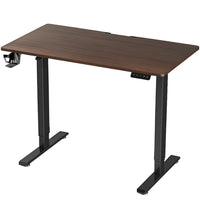 MotionGrey - Bureau debout électrique réglable Ergo2 avec réglages de mémoire - 43 po x 24 po, plateau brun foncé, cadre noir-Prix Abordable - Ce bureau debout est offert à un prix concurrentiel pour proposer une solution accessible aux environnements de travail quotidiens, tout en maintenant des normes élevées de qualité, de durabilité et de technologie moderne