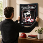 Frameworth - Cadre photoglass de Sebastian Aho 16x20 des Carolina Hurricanes champions Coupe Stanley 2026 - 18 po l x 22 po H-Fabrication conforme au type de produit : la construction PhotoGlass imprime l’image directement sur le verre et la surface se nettoie avec un chiffon doux et sec