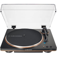 Audio-Technica - Platine vinyle entièrement automatique à entraînement par courroie - Noir et bronze-Platine vinyle entièrement automatique à entraînement par courroie avec deux vitesses : 33-1/3 et 45 tr/min. La cellule phono à corps fixe AT-VM95C à double aimant mobile intégré est compatible avec tous les diamants de remplacement de la série VM95, offrant ainsi un large choix d'options pour tous les budgets et toutes les applications