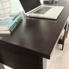 Sauder - La Collection Summit Station Bureau - Finition Cinnamon Cherry-L'étagère inférieure ouverte offre un espace supplémentaire pour des fournitures de bureau ou de la décoration