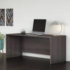 Bureau de bureau Bush Business Furniture Studio C - 72 po de largeur x 30 po de profondeur - gris storm (SCD272SG)-La surface de 72 po de largeur x 30 po de profondeur offre un espace pour s'étendre et une gestion des câbles intégrée pour dissimuler les cordons d'ordinateur