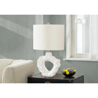 Monarch Specialties - Luminaire - 25 po H Lampe De Table - Résine Crème - Abat-Jour Ivoire / Crème - Moderne-L'interrupteur rotatif 3 voies facile à utiliser maintient une seule ampoule (non incluse) avec une puissance maximale de 100W/120V vous permettant de régler l'ambiance d'éclairage pour illuminer ou assombrir instantanément la pièce
