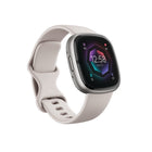Google - Fitbit Sense 2 montre intelligent – Blanc lunaire/Aluminium platine-Autonomie de la batterie de plus de 6 jours : avec une longue durée de vie de la batterie, Sense 2 suit toutes vos statistiques de santé et de forme physique pendant plus de 6 jours sans avoir à s'arrêter pour une charge. Varie selon l'utilisation et d'autres facteurs; jusqu'à 12 heures avec GPS continu