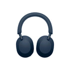 Sony - Casque sans fil à réduction de bruit WH1000XM5 - Bleu-Traitement du bruit incomparable - Spécialement développé par Sony, le nouveau processeur intégré V1 donne accès au plein potentiel de notre processeur de réduction du bruit HD QN1. Cette combinaison unique de technologie contrôle huit microphones offrant une qualité de réduction du bruit sans précédent.