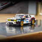 LEGO - Speed Champions BMW M3 (E30)-Les détails authentiques du modèle réel comprennent un capot carré et un aileron arrière