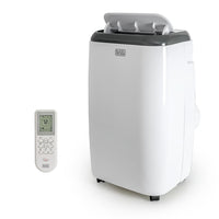 BLACK+DECKER - Climatiseur portatif SACC/CEC 6 000 BTU-SILENCIEUX ET PUISSANT - Notre climatiseur compact SACC/CEC de 6 000 BTU (10 000 BTU ASHRAE) (17,32 x 13,2 x 27,2 pouces et 54,8 lb) vous gardera au frais et à l'aise tout l'été. Une vitesse de ventilateur réglable, avec une oscillation automatique de l'air de haut en bas, refroidit l'air à 61 degrés Fahrenheit au réglage le plus froid. Le mode veille le rend très silencieux pendant que vous vous reposez, 52 dB au réglage le plus élevé.
