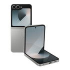 Samsung - Galaxy Z Flip6 - 512 Go - Argent - Bell et Virgin Plus-La fonctionnalité AI Flex Zoom vous permet de cadrer automatiquement votre photo. Vous prenez un égoportrait à votre point de repère préféré? Ou une photo de groupe avec vos amis et votre famille? Vous pourrez inclure tout le monde dans une seule photo. Zoomez pour obtenir une photo parfaitement encadrée