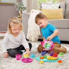 LeapFrog - Mon super goûter magique - Anglais-Infusez du thé aux fruits en soulevant le couvercle pour sélectionner un parfum et la théière changera de couleur; jouez à faire coucou et souriez dans le miroir
