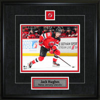 Jack Hughes Pin & Plate New Jersey Devils - Impression encadree - 18" x 18"-Qualité supérieure - virtual frames
