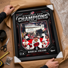 Frameworth - PhotoGlass Nikolaj Ehlers Carolina Hurricanes champions 2026 édition à signature fac-similé - 18 po l x 22 po H-Qualité Frameworth : fabriqué au Canada par Frameworth Sports Marketing, fondée en 1992, produisant des souvenirs sportifs sous licence officielle