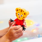 Glo Pals - Personnages sous licence - Daniel Tigre-Brille intensément lorsqu'il est placé dans l'eau