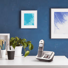 Motorola - Téléphone numérique CD5 Series DECT 6.0 sans fil avec répondeur - Blanc - Paquet de 2-Amplification : Disponible en mode de réception du combiné avec 5 niveaux jusqu'à 10 dB via une clé dédiée