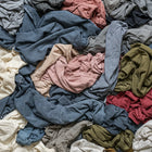 TerraCycle - Tissus et vêtements - Zero Waste Box- Grande-Inclus : boîte de collecte durable imprimée en couleur avec doublure interne, étiquette d’expédition UPS prépayée pour le retour, et recyclage des déchets collectés.
