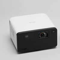 Epson - Projecteur laser intelligent portable EpiqVision Mini EF21 – blanc diamant-Divertissement Grand Écran — visionnement de vos contenus préférés sur un affichage immersif allant jusqu’à 3,8 m (150 po), faisant de chaque événement une expérience vraiment épique
