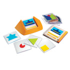 SmartGames Color Code Puzzle Game -Le jeu comprend : 18 tuiles colorées, un présentoir de tuiles pratique et un guide de jeu décrivant les défis et les solutions