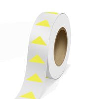 JAM Paper - Rouleaux d'étiquettes standard - triangle - 1 1/4 x 2 1/2 - jaune fluo - 125 étiquettes/rouleau-Couleur : Jaune fluo | Faites ressortir votre courrier avec des étiquettes d'adresse d'expédition colourées.