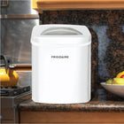Frigidaire - Machine à glaçons compacte de comptoir avec capacité de production de 26-lb par jour - Blanc-Le panier à glace stocke jusqu'à 2,65 lb de glace à la fois