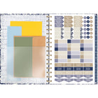 Cambridge - Agenda hebdomadaire/mensuel Block Print 2025 - 8-1/2 po H x 5 1/2 po l - Bleu - Bilingue-Le design Blockprint utilise une technique d'estampillage unique pour créer un motif floral répétitif