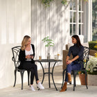 Outsunny - Ensemble de Bistro de Patio 3 Pièces, Table Basse avec Trou pour Parasol, Brun-Les cadres en fonte d'aluminium garantissent la robustesse et la durabilité de chaque pièce pour une utilisation quotidienne 