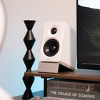 Edifier - Enceinte multimédia Bluetooth sans fil haute résolution M60 à commande tactile - Blanc-Les entrées USB-C et AUX montées à l'arrière permettent des connexions faciles à un ordinateur ou à une platine vinyle.
