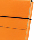 JAM Paper - Étui de transport pour dossiers minces avec bande élastique - 9 1/4 x 1/2 x 12 1/2 - Orange-Fabriqué à partir d'un matériau en aggloméré durable et robuste et doté d'une fermeture à bande élastique noire conçue pour maintenir les documents en sécurité