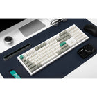 Keychron - Q6 Max RGB Wireless Mechanical Keyboard - Red Switch - Full-size Layout with Knob - Shell White-remplaçable à Chaud : Personnalisez votre expérience de frappe à la volée avec des switches hot-swappables, vous permettant de personnaliser votre clavier facilement sans soudure, supportant divers switches mécaniques de style MX.