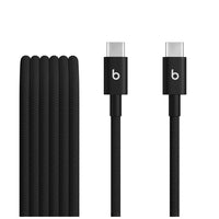 Beats - câbles tissés USB-C vers USB-C - Noir boulon - Paquet de 2-Chaque câble est tissé sans nœuds pour une durabilité et un confort accrus. Les câbles Beats sont soumis à des milliers d'heures de tests tout au long de leur conception et de leur fabrication et sont renforcés pour éviter l'effilochage