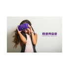 Merge VR – Lunettes 360, violet pulsar (VRG-01P-FE)-Faciles à nettoyer et partager - Les lunettes Merge VR sont idéales pour les salles de classe, les fêtes et pour partager avec les amis. Il suffit de les essuyer pour faire disparaître toute la saleté, la graisse et le maquillage.