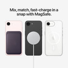 Apple - iPhone 17e - 512 Go - Noir - Bell et Virgin Plus-Recharge sans fil rapide et accessoires. Ça clique avec MagSafe. iPhone 17e permet une recharge sans fil jusqu'à 15 W, comparativement à 7,5 W avec iPhone 16e. Quand vient le temps de faire le plein, c'est facile, pratique et rapide