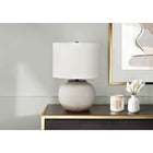Monarch Specialties - Luminaire - 21 po H Lampe De Table - Crème Céramique - Abat-Jour Ivoire / Crème - Moderne-L'interrupteur à 3 voies facile à utiliser peut accueillir une seule ampoule (non incluse) avec une puissance maximale de 100W / 120V pour ajuster l'ambiance d'éclairage et illuminer ou assombrir instantanément une pièce