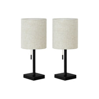 Monarch Specialties - Luminaire - 17 po H Lampe De Table - Port Usb Inclus - Ensemble De 2 - Métal Noir - Abat-Jour Beige-Illuminez votre bureau, votre salon, votre entrée ou votre chambre à coucher avec cet ensemble de 2 lampes d'appoint contemporaines, élégantes et compactes, d'une hauteur de 17 pouces, en finition métal noir, surmontées d'un abat-jour cylindrique en tissu beige