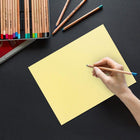 Jam Paper - Mat 28 lb Papier, 8,5 po l x 11 po H, Light Yellow, 50 feuilles/paquet-Nos feuilles de papier à lettres de haute qualité ont un grammage de 28 lb et une finition mate texturée. Elles sont idéales pour les écoles, les bureaux et les entreprises qui souhaitent attirer l'attention sur un message important