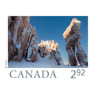 Carnet de 6 timbres Terre de nos aïeux au tarif du régime international (2,92 $)-Le timbre au tarif du régime international met en vedette un cliché de l’arche naturelle de Qarlinngua à Arctic Bay, au Nunavut
