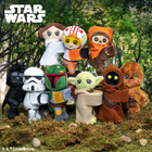 Excell Brands - Star Wars les Cutie Cuffs-Fabriqués dans un tissu ultra-doux, les Cutie Cuffs sont conçus pour être portés au poignet ou accrochés à un sac à dos, à une bouteille d'eau ou à d'autres objets pour leur donner un petit air mignon