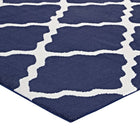 Modway - Marja Treillis marocain Tapis de comédie 8 pi l x 10 pi L - Marine et Ivoire-Dessous du tissu de jute adhéré