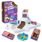 Kinetic Sand - Sweet Station ensemble de jeu-Fabrique de bonbons : Les jeunes fabricants de bonbons peuvent créer leurs propres confiseries Kinetic Sand à l'aide d'une machine à friandises qui transforme les garnitures en barres de chocolat, en vers de terre délicieux et bien plus encore
