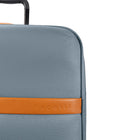 Bugatti - Valise de cabine à coque souple  20po de la collection Cannes - Bleu-Poignée télescopique avec système de verrouillage à plusieurs niveaux