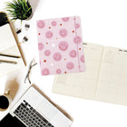 Graphique - 2024-2025 Académique Visage Souriant Mensuel Planificateur de Bureau - 20.32 x 25.4 cm-Couverture en papier double réflexion et élastique