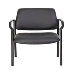 Nicer Interior chaise d'invité bariatrique antimicrobienne - Noir-Avec un siège plus large que la moyenne, cette chaise offre un confort supplémentaire. Mesurant 26" de largeur par rapport aux 20" standard, elle offre plus d'espace pour que l'utilisateur puisse s'asseoir confortablement.