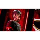 NHL 26 pour Xbox Series X-SYSTÈME DE CONTRÔLE DE LA ZONE DE BUT : Le système de contrôle de la zone de but apporte du nouveau devant le filet avec une présence rehaussée entre les poteaux grâce aux nouveaux arrêts à courte portée, aux harponnages et à un positionnement par IA amélioré qui donnent aux cerbères plus de contrôle sur cette section cruciale de la patinoire. Ces réactions en temps réel permettent aux cerbères de répondre fluidement, rapidement et authentiquement aux changements de direction de la