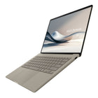 ASUS - Ordinateur portable Zenbook A14 14 po Copilot+ PC - Snapdragon X - 32 Go RAM - SSD 1 To - Windows 11 Home - Zabriskie Beige-Le céraluminum est un matériau révolutionnaire qui allie légèreté, durabilité et robustesse exceptionnelle. Sa résistance aux rayures inégalée et sa texture riche et durable garantissent une longue durée de vie, incarnant à la fois durabilité et résilience. Découvrez sa légèreté zen, sa texture lisse et sa teinte chaleureuse unique, vous invitant à un voyage qui résiste à l'épre