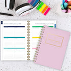 AT-A-GLANCE - Agenda hebdomadaire/mensuel rose Emily Ley Simplified 2026 - 8 1/2 po H x 5 3/8 po l - rose - bilingue-La couverture en poly durable de couleur unie rose