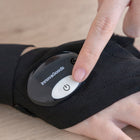 InnovaGoods Gants avec LED Light Gleds - Paire-Fonction de torche innovante et mains libres. Bouton On/off. Conception ergonomique,deux doigts (index/pouce). Fixation velcro réglable sur le poignet. Utilisation élastique, flexible, confortable, maintien ferme. Polyvalent, adaptable, pour une utilisation intérieure et extérieure. Léger, gérable, facile à transporter et à stocker. 2 x piles CR2016 (incluses, une sur chaque gant). Comprend un tournevis et un mode d’emploi. Multifonctions, plus grande visibilit