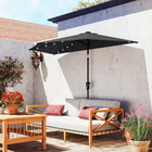Outsunny - Parasol demi-patio avec lumières LED solaires et manivelle - 9 pi - noir-Une toile en polyester de 180g offre une protection UV30+ et est également déperlante