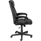 Staples - Fauteuil de direction Turcotte Luxura, dossier élevé, noir-Le capitonnage noir Luxura ressemble à du cuir véritable à la vue et au toucher