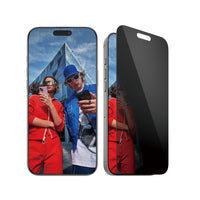 PanzerGlass - Ultra-Wide Fit Privacy Protecteur d'écran iPhone 16 Pro Max - Noir-Avec ce protecteur d'écran de confidentialité, vos informations personnelles sont protégées des regards indiscrets.