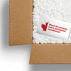 Staples - Cartes professionnelles « Merci de soutenir notre entreprise canadienne » - 2 x 3 1/2 po - fini lustré - Paquet de 250-Un message clair d’appréciation pour les clients qui soutiennent les entreprises Canadiennes