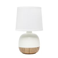 Simple Designs - Petite lampe de table du milieu du siècle - bois clair et blanc-Base bicolore en céramique et imprimé bois